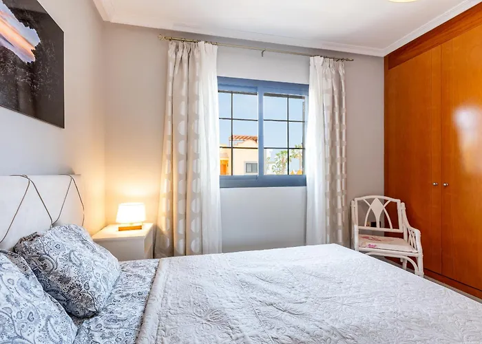 Del Duque Ocean View Terrace Адехе