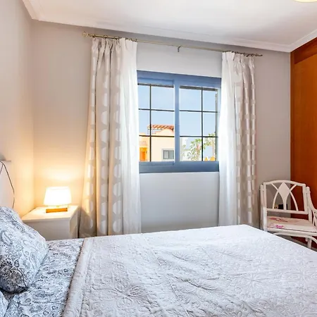 Del Duque Ocean View Terrace Адехе